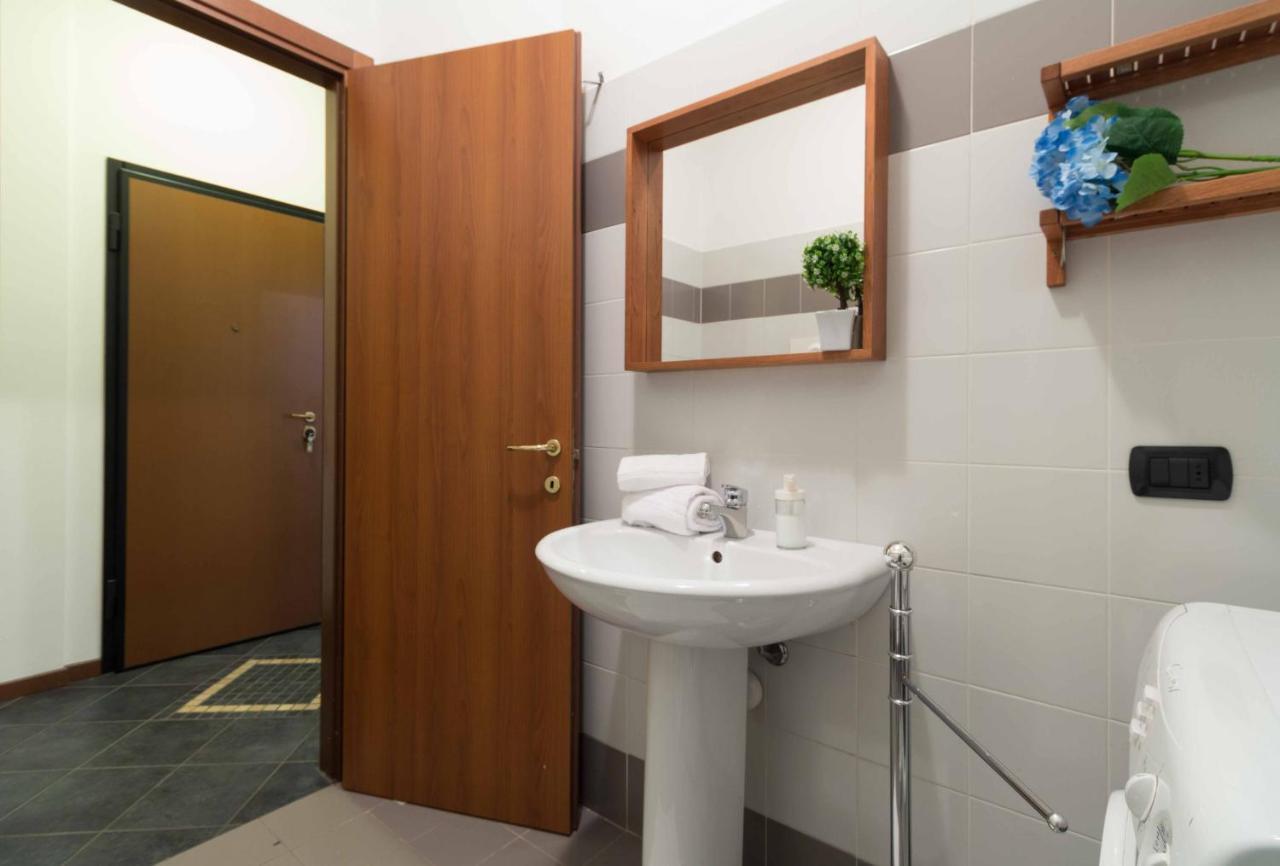 Galleria Roma Apartment - Affitti Brevi Italia Леко Екстериор снимка