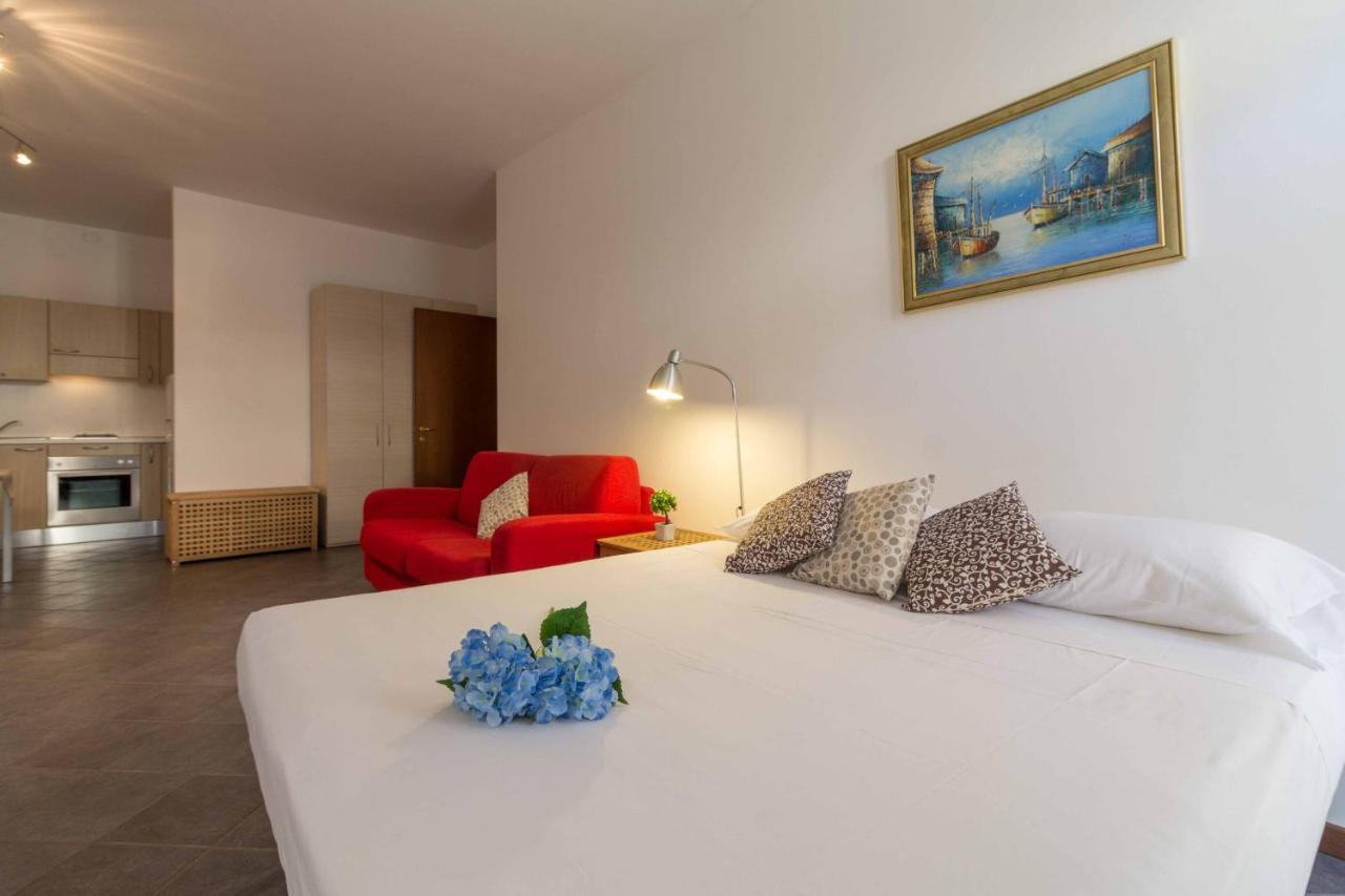 Galleria Roma Apartment - Affitti Brevi Italia Леко Екстериор снимка