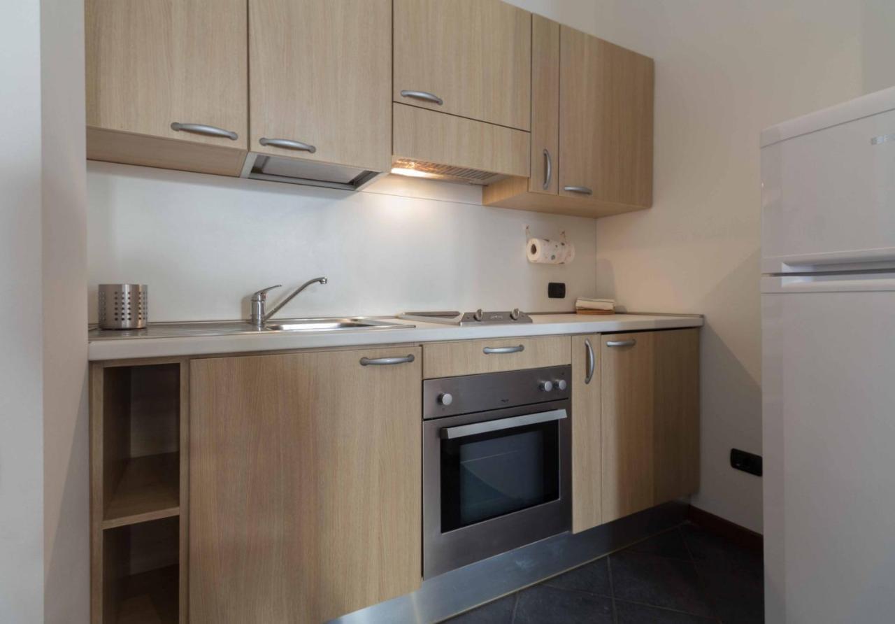 Galleria Roma Apartment - Affitti Brevi Italia Леко Екстериор снимка