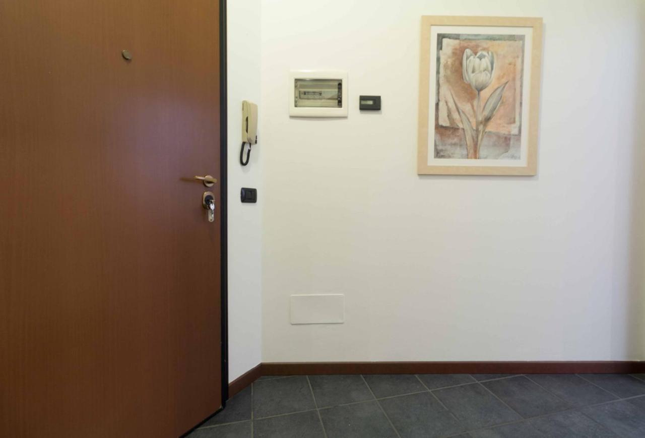 Galleria Roma Apartment - Affitti Brevi Italia Леко Екстериор снимка